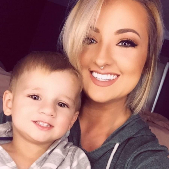 New and gently used clothing and shoes as well as purses, jewelry & other stuff! - Picture 2 of 8